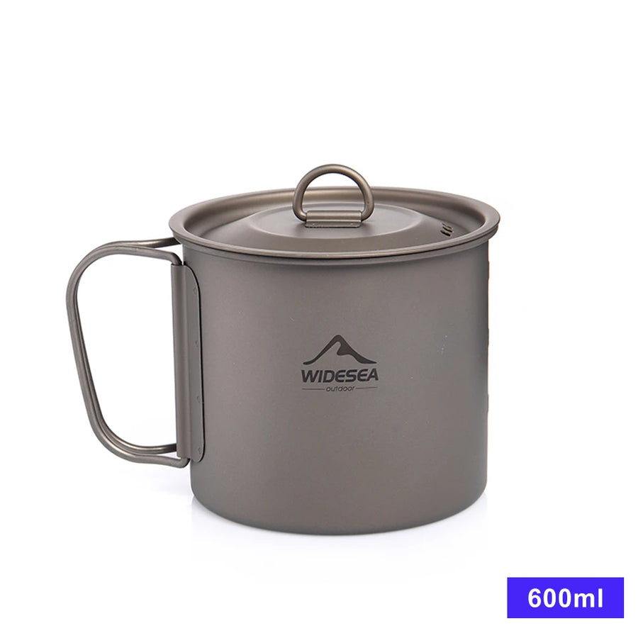 Gray mug with lid and Widesea logo on a white background