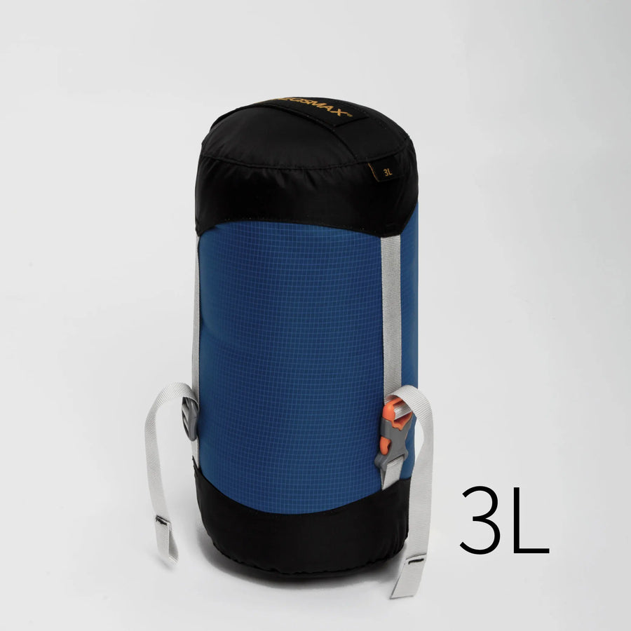 Blue and black sac with '3L' label on a white background
