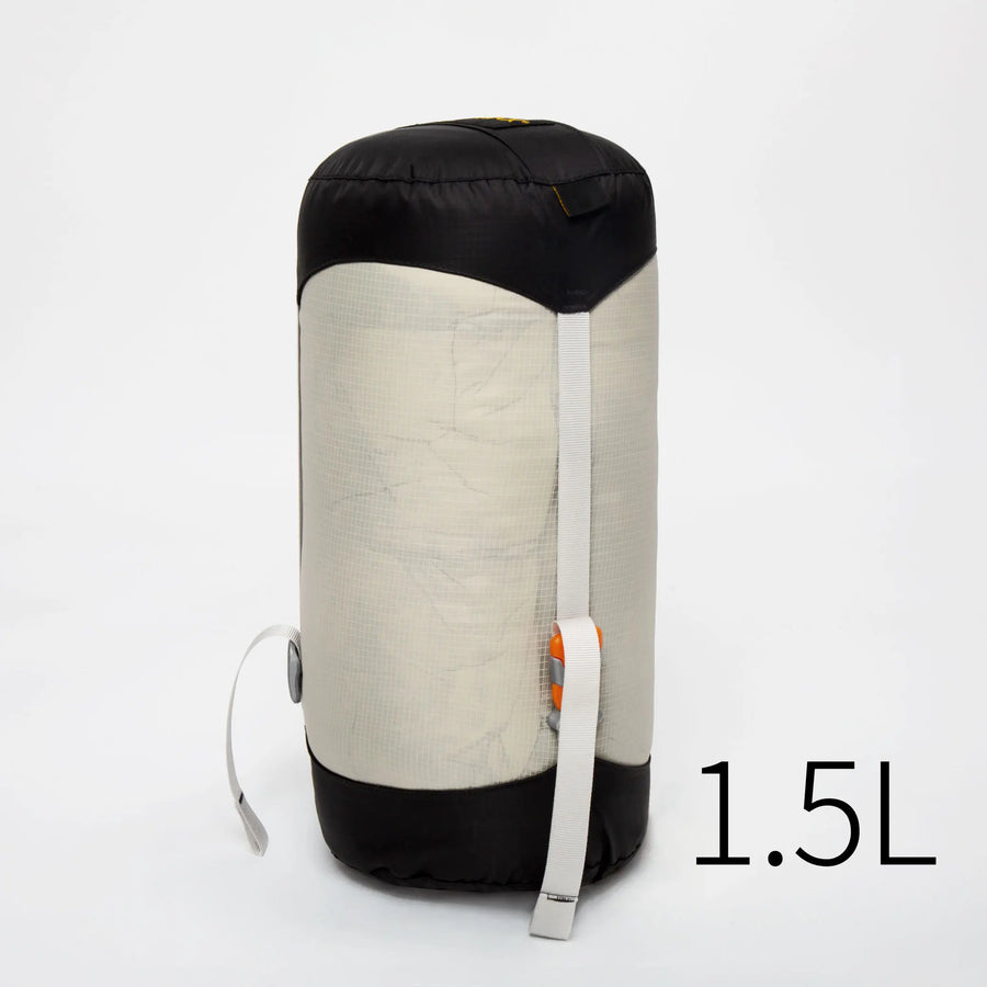 Small black and white bag with a label indicating 1.5L capacity on a white background